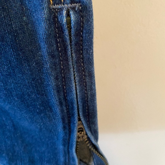 Abercrombie & Fitch woman’s size 0 jeans - Picture 2 of 5